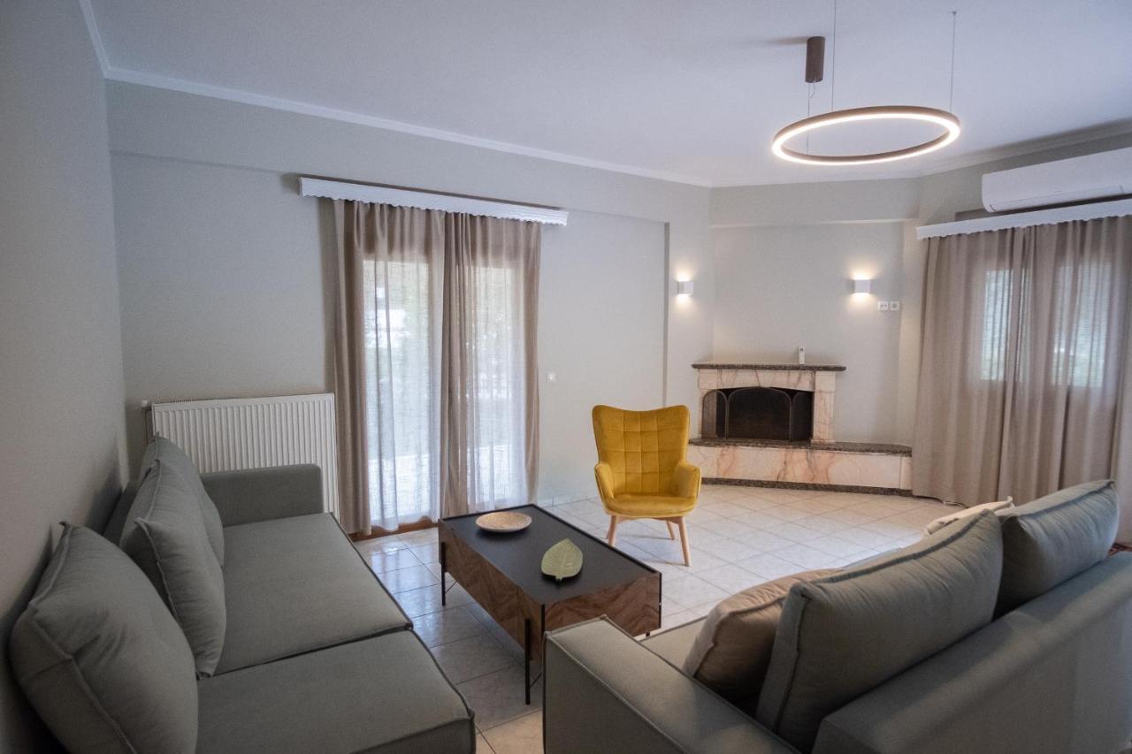 Coral Apartments Parga Esterno foto