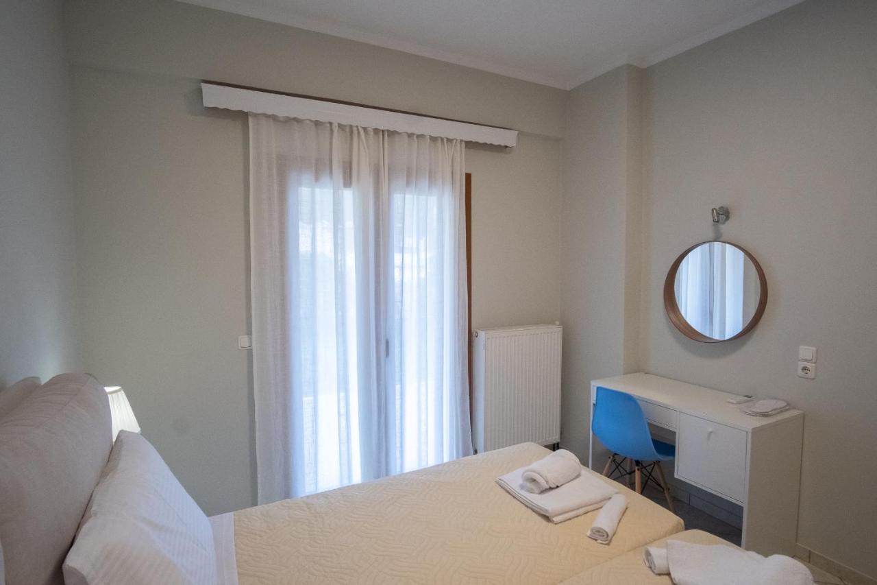 Coral Apartments Parga Esterno foto