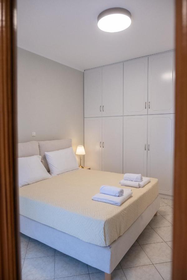 Coral Apartments Parga Esterno foto